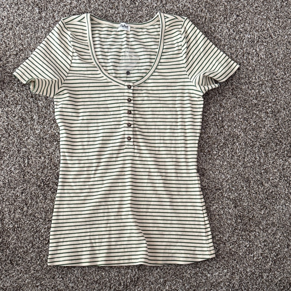 BIG GOALS STRIPED SHORT SLEEVE TOP- CREAM & GREEN